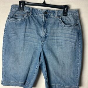 Talbots stretch shorts 98% cotton size 16